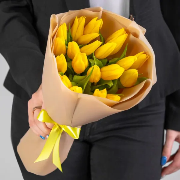 21 желтый тюльпан