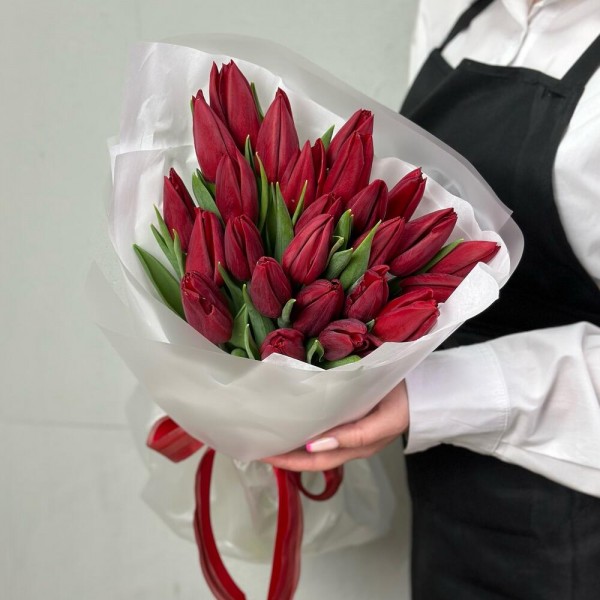 21 красный тюльпан